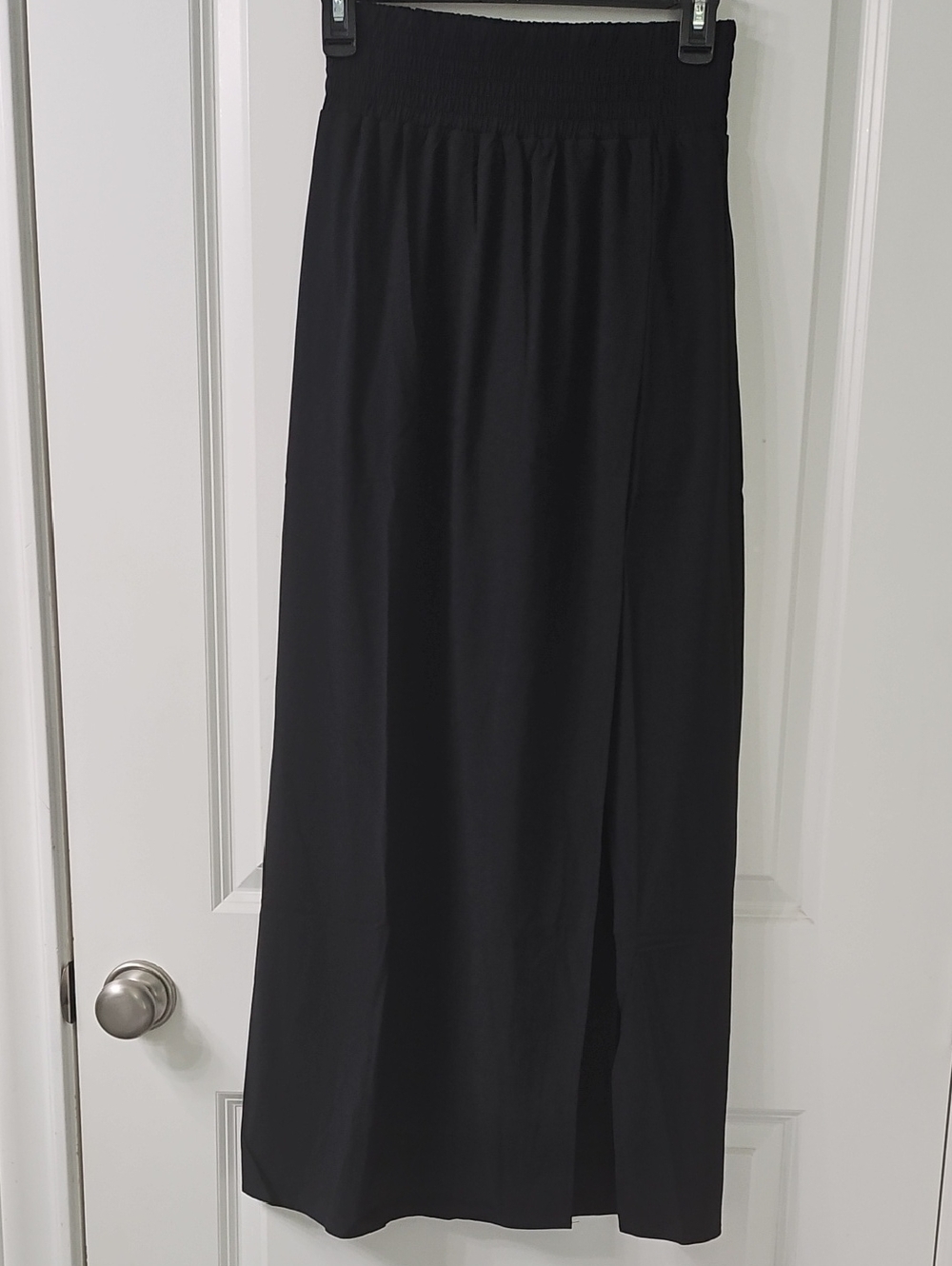 HALARA Black Maxi Skirt with Shirred Waist and Slit
